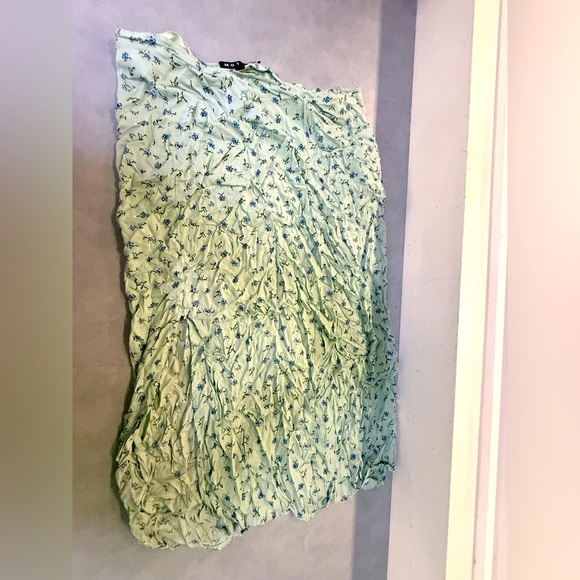 Motel skirt with slit green coloured - Picture 1 of 3